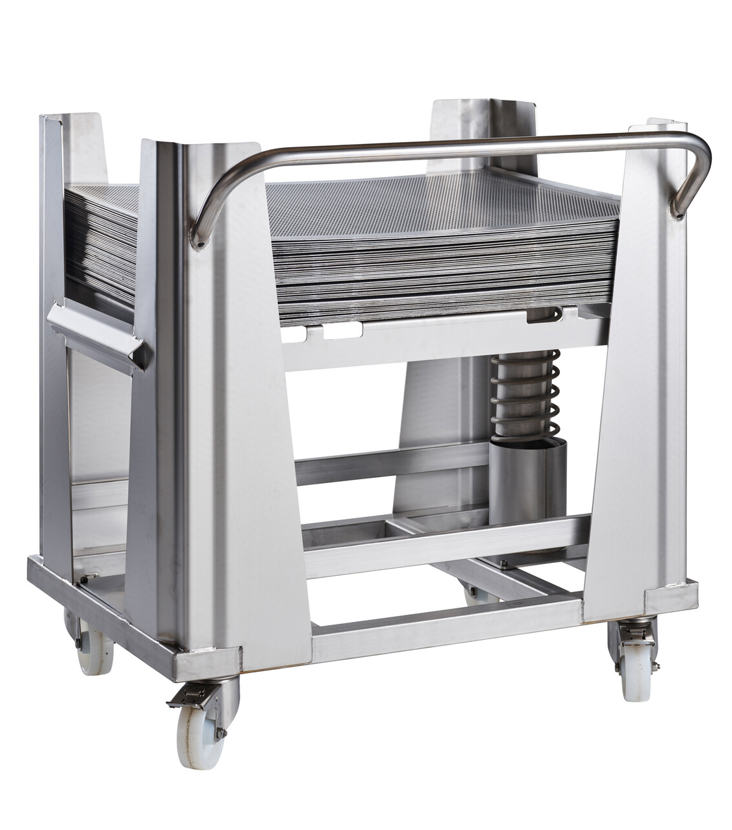 JEROS has different types of tray wagons for optimum operation and production flow.