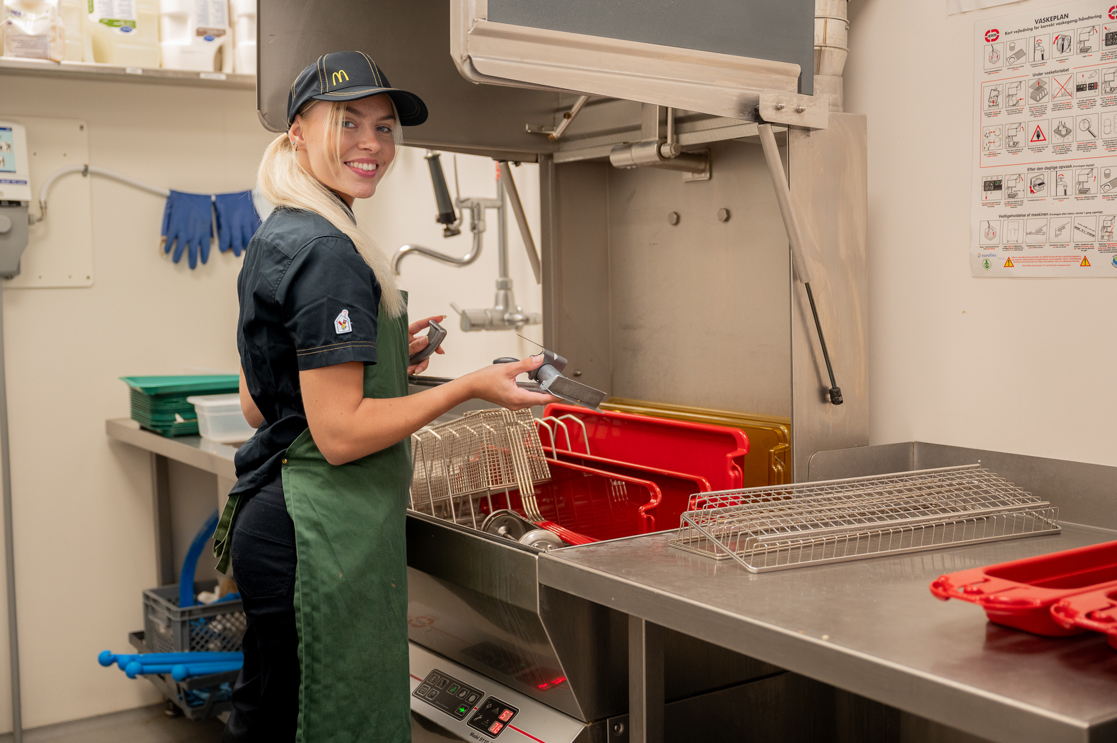 commercial dishwasher for restaurant kitchens 