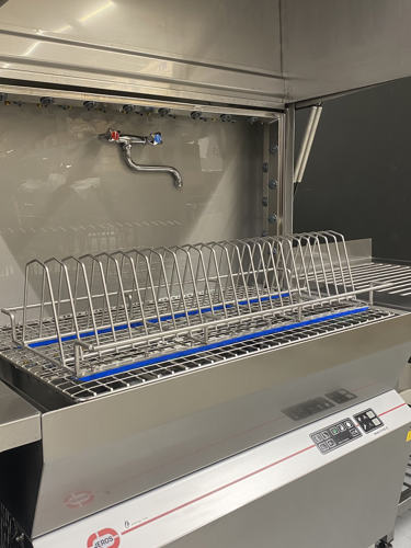 Vi bygger effektive hygiejneløsninger, der optimerer jeres produktionsflow